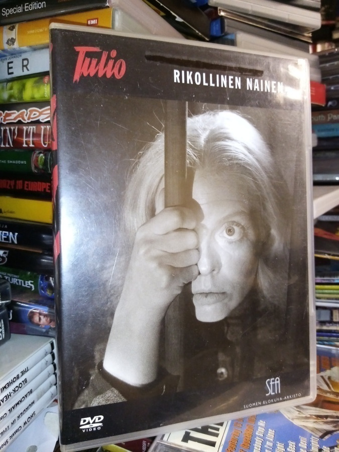 DVD RIKOLLINEN NAINEN ( SIS POSTIKULU )