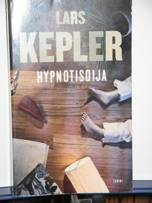 Lars Kepler : HYPNOTISOIJA