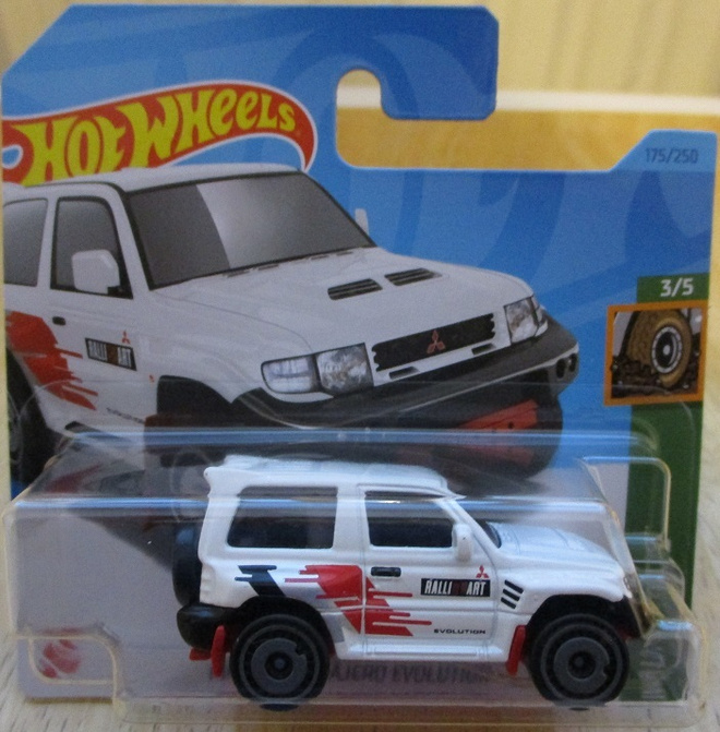 Mitsubishi Pajero Evolution Ralliart White Hot Wheels 1:64