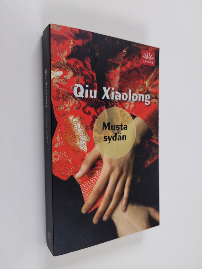 Xiaolong Qiu : Musta sydän