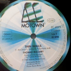 THOMAS McCLARY :: THIN WALLS :: MAXI VINYYLI 12" 1984 - pikkukuva 2