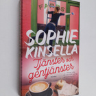 Sophie Kinsella : Tjänster och gentjänster : roman - pikkukuva 1