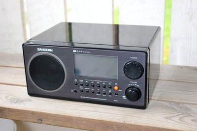 Radio Sangean WR-2 korjattavaksi tai varaosiksi