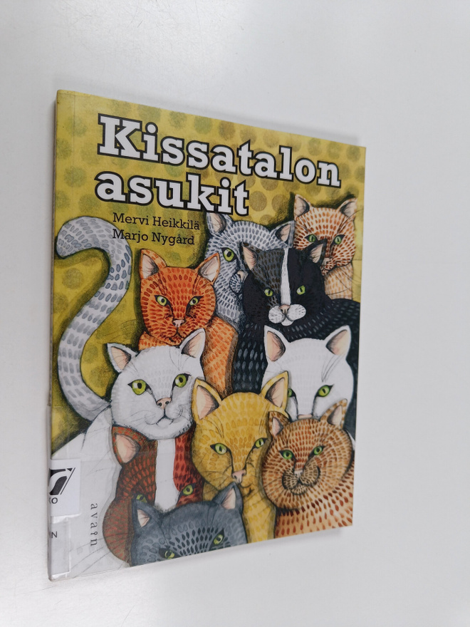 Mervi Heikkilä : Kissatalon asukit (selkokirja)