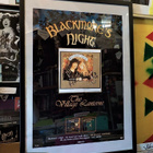 BLACKMORE'S NIGHT - THE VILLAGE LANTERNE JULISTE + NIMMARIT - pikkukuva 1