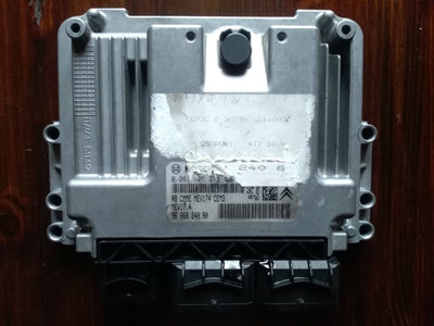 Peugeot/Citroen ECU 0261S05715 / 9666824080
