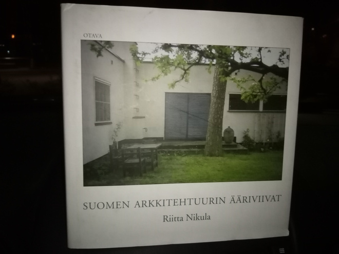 Riitta Nikula :  Suomen arkkitehtuurin ääriviivat ( SIS POST