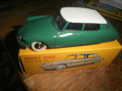 Citroen DS 19 pienoismalli Dinky Toys uusi+ väriesite.posti