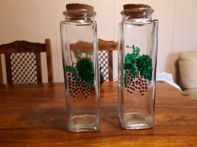 2x purkkia säilytykseen