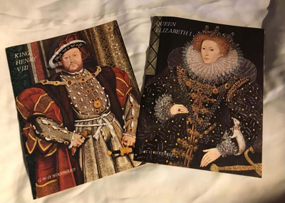 King Henry VIII ja Queen Elizabeth I kirjaset
