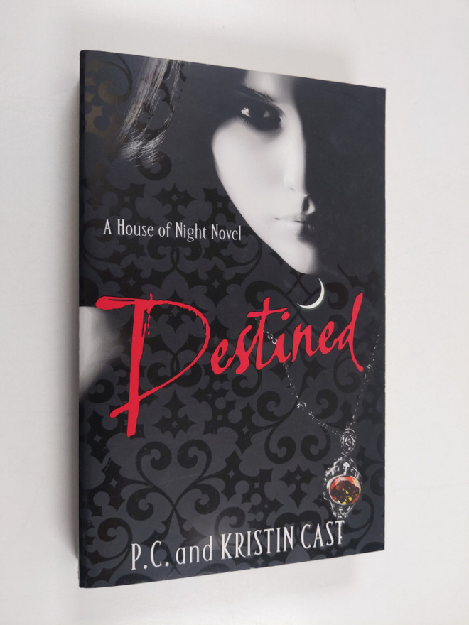 P. C. Cast : Destined