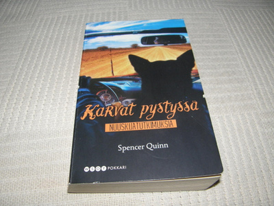 Spencer Quinn Karvat pystyssä  -pok