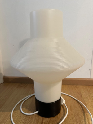 Artek TW001 pöytävalaisin