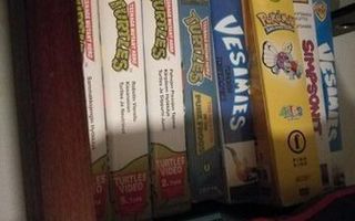 VHS lasten leffat 1 kpl, 2 osat VESIMIES 2 kpl