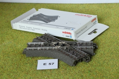 #E57 Märklin 24649 C risteys + laatikko