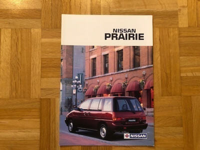 Esite Nissan Prairie M11, 1989
