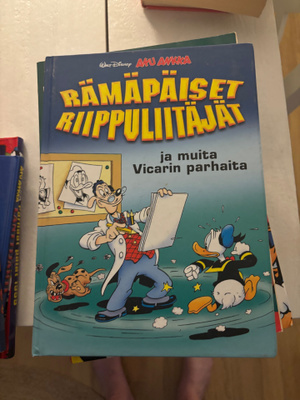 Aku Ankka - Rämäpäiset Riippuliitäjät
