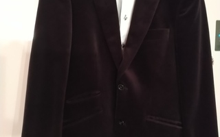 AW by Turo Tailor Musta juhlapuku koko-48