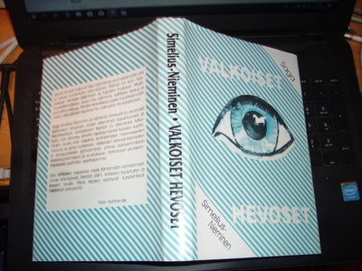 Saga Simelius-Nieminen : Valkoiset hevoset ( 1 p. 1997 )EIPK