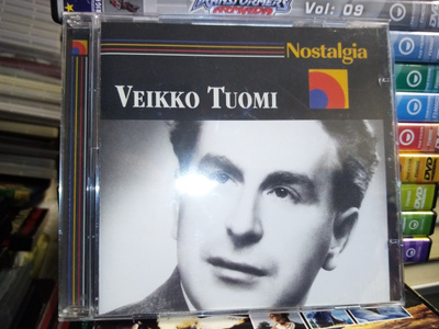CD :  VEIKKO TUOMI :  NOSTALGIA ( SIS POSTIKULU )