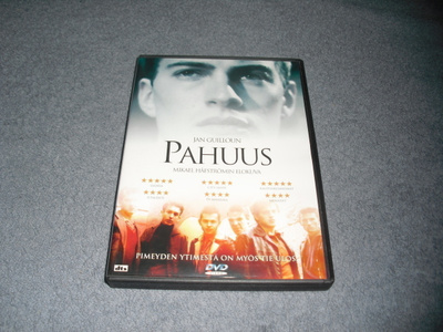 PAHUUS (Mikael Håfström -ohjaus)***