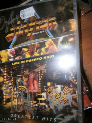 STRYPER KOKO BÄNDIN NIMMARIT DVD:SSÄ