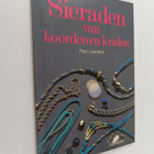 Pien Lemstra : Sieraden van koorden en kralen - pikkukuva 1