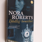 Nora Roberts : Dödlig besatthet : spänningsroman - pikkukuva 1