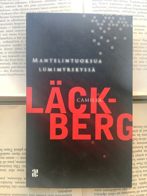 Camilla Läckberg - Mantelintuoksua lumimyrskyssä (pokkari)