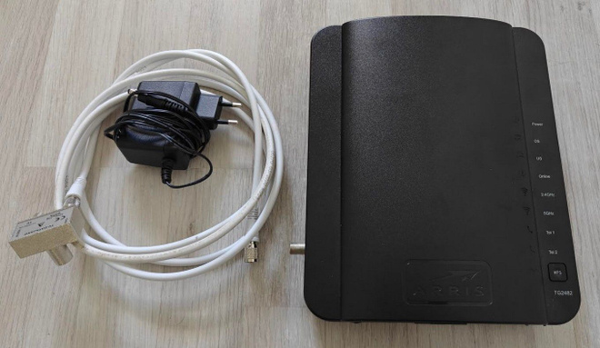 Arris TG2492S kaapelimodeemi musta