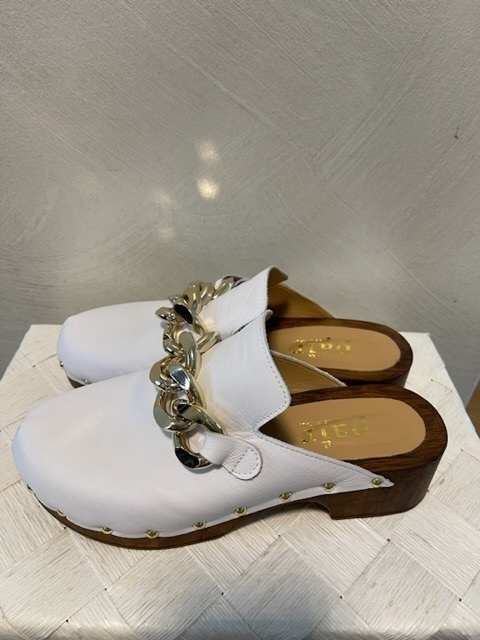 Pair uudet nahkaiset puukengät 38 ovh 219€