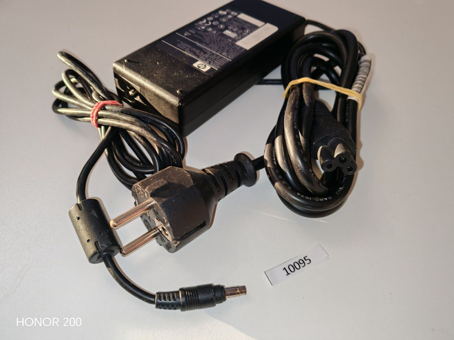 HP PPP012L laturin läppäri, 90 W