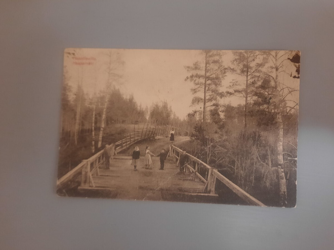 PK Haapamäki silta, lapset leikkii *