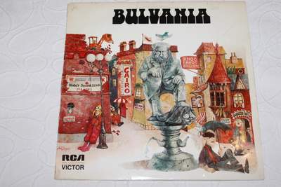 Hullujussi & Bulvania LP:t 2kpl