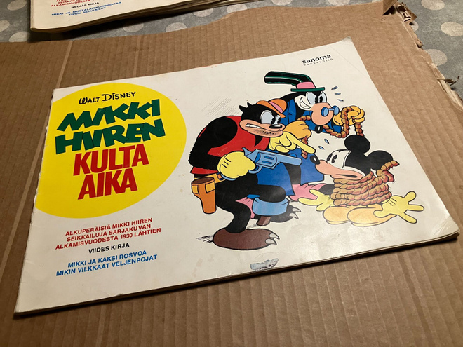 DISNEY MIKKI HIIREN KULTA-AIKA VIIDES KIRJA HYVÄ