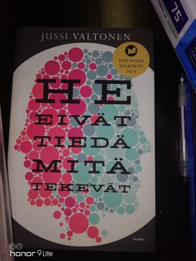 Jussi Valtonen He eivät tiedä mitä tekevät