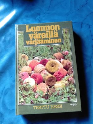 lunnonväreillä värjääminen