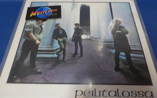MUSTA PARAATI - PEILITALOSSA M-/EX+ 1. PAINOS LP