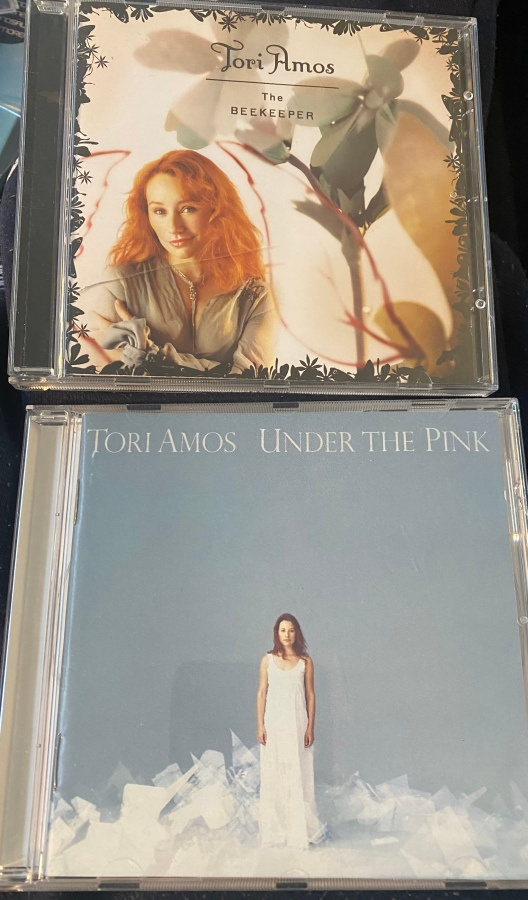 Tori Amos x 2: Under The Pink (1994) ja The Beekeeper (2005)