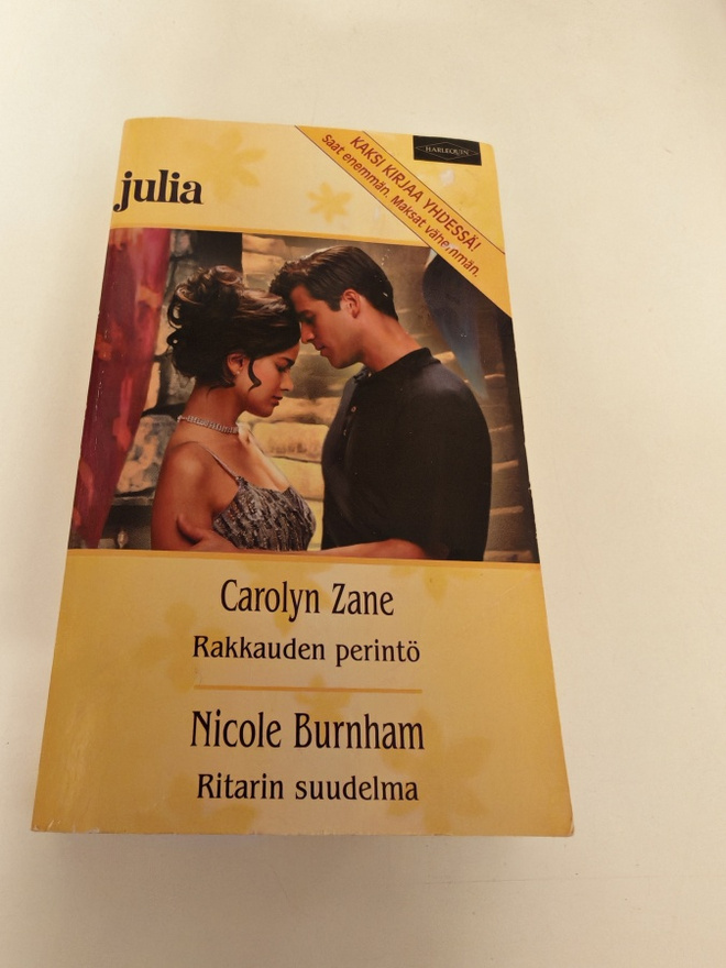 Carolyn Zane / Nicole Burnham (Julia)