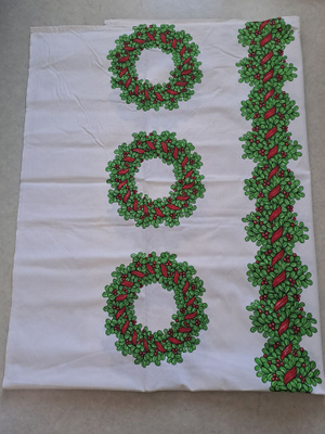 Iso jouluinen pöytäliina 125 x 185 cm