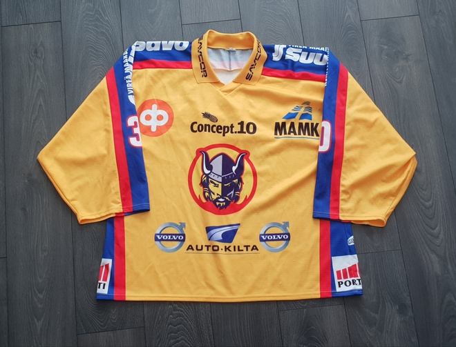 Ville Hostikka Jukurit game worn -paita