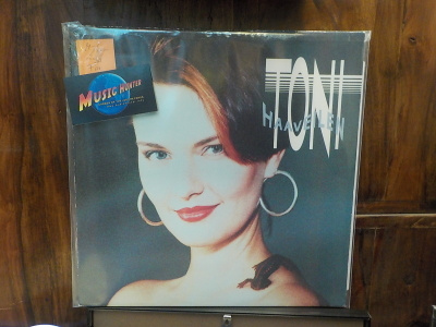 TONI - HAAVEILEN M-/M- LP
