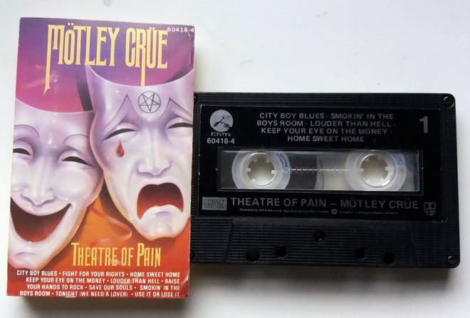 MÖTLEY CRUE Theatre of Pain C-KASETTI Kanada-painos