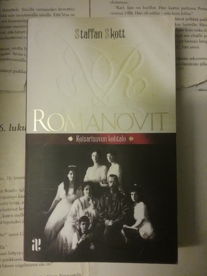 Staffan Skott - Romanovit (pokkari)
