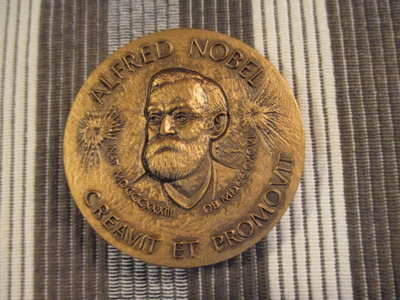 Alfred Nobel mitali 1986.