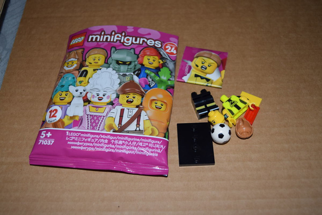 Lego 71037  minigifuuri sarja 24 Jalkapallotuomari