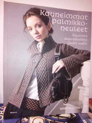 Storey : KAUNEIMMAT PALMIKKONEULEET ( SIS POSTIKULU)
