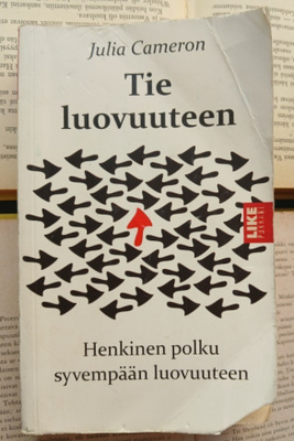 Julia Cameron - Tie luovuuteen (pokkari)