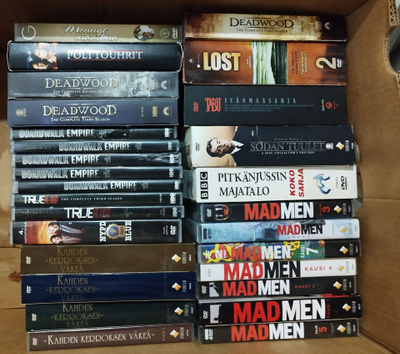 Laatikollinen TV- sarja DVD Lähtö O€ EI HV